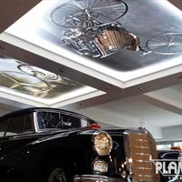 Decke im Autohaus Spanndecke mit Licht und Fotodecke